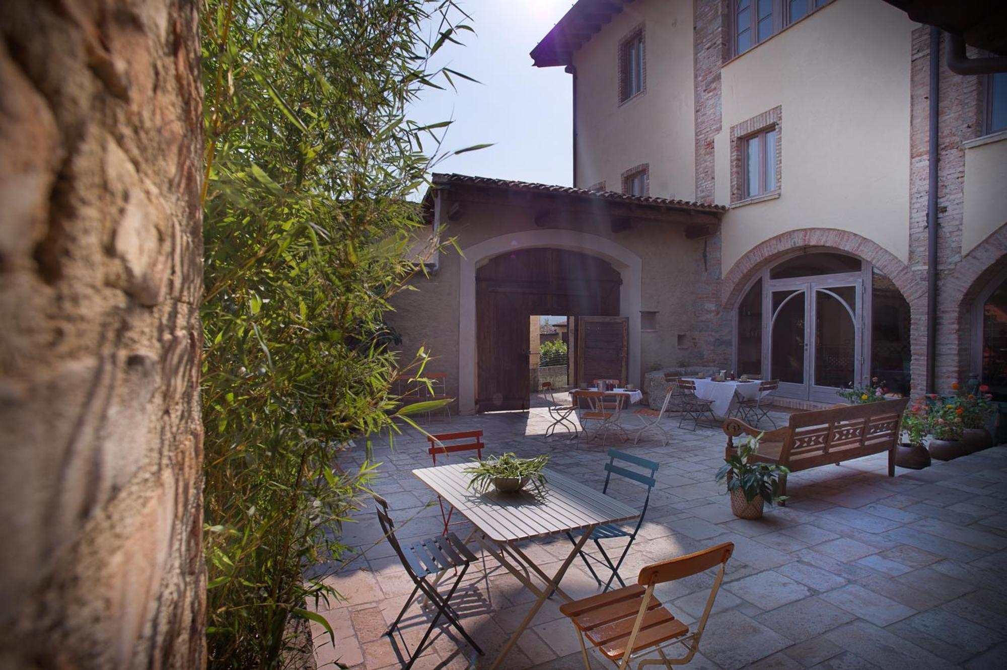 Boutique Hotel Villa Dei Campi Gavardo Bagian luar foto